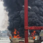 বুড়িগঙ্গায় তেলবাহী জাহাজে আগুন, নিয়ন্ত্রণে ফায়ার সার্ভিসের আট ইউনিট
