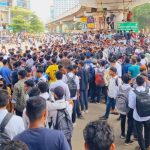 ছয় দফা দাবিতে তেজগাঁও পলিটেকনিক শিক্ষার্থীদের সড়ক অবরোধে তীব্র যানজট