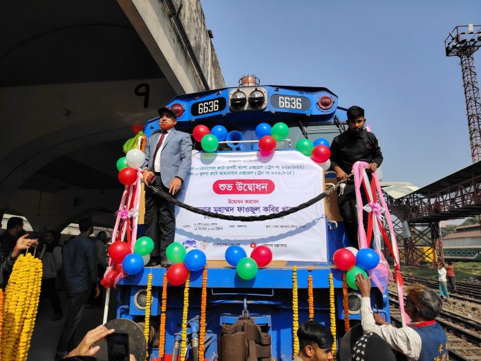 ঢাকা থেকে খুলনা ও বেনাপোল রুটে নতুন ট্রেন চলাচল শুরু হয়েছে